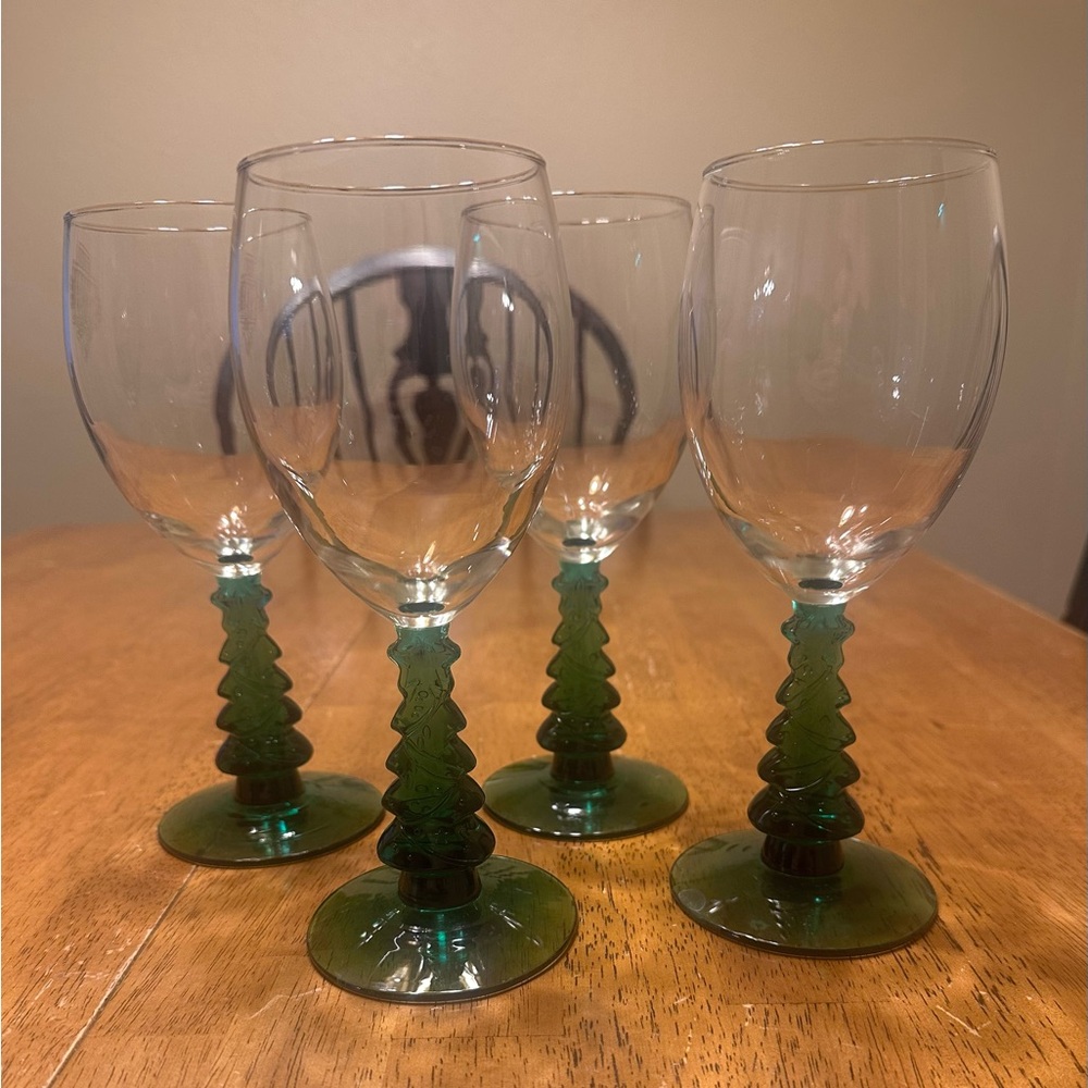Elegant Green Stem Wine Glass Set